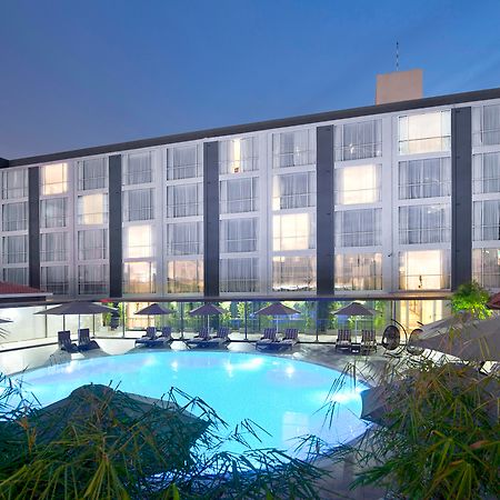 Eastin Grand Hotel Saigon Cidade de Ho Chi Minh Exterior foto The hotel's swimming pool