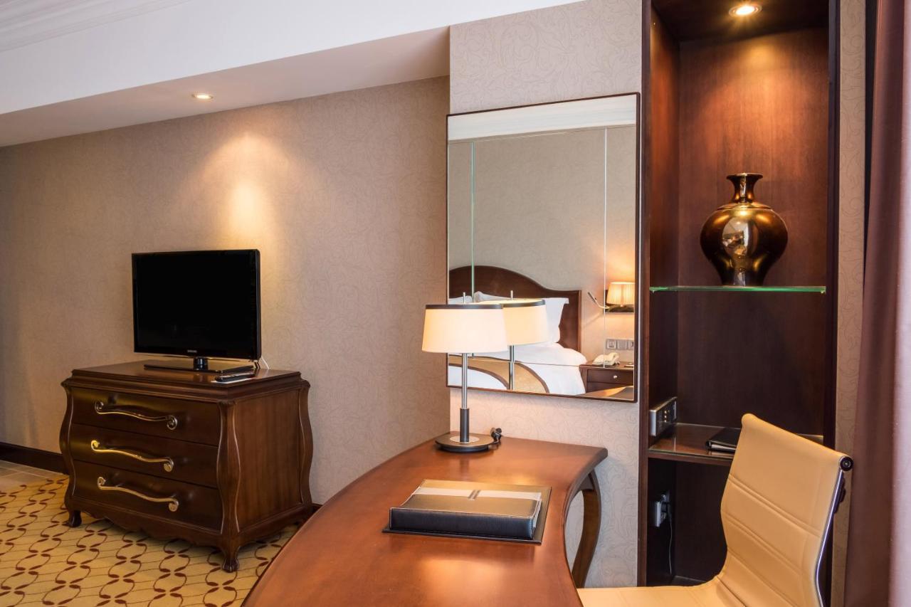 Eastin Grand Hotel Saigon Cidade de Ho Chi Minh Exterior foto A room at the hotel
