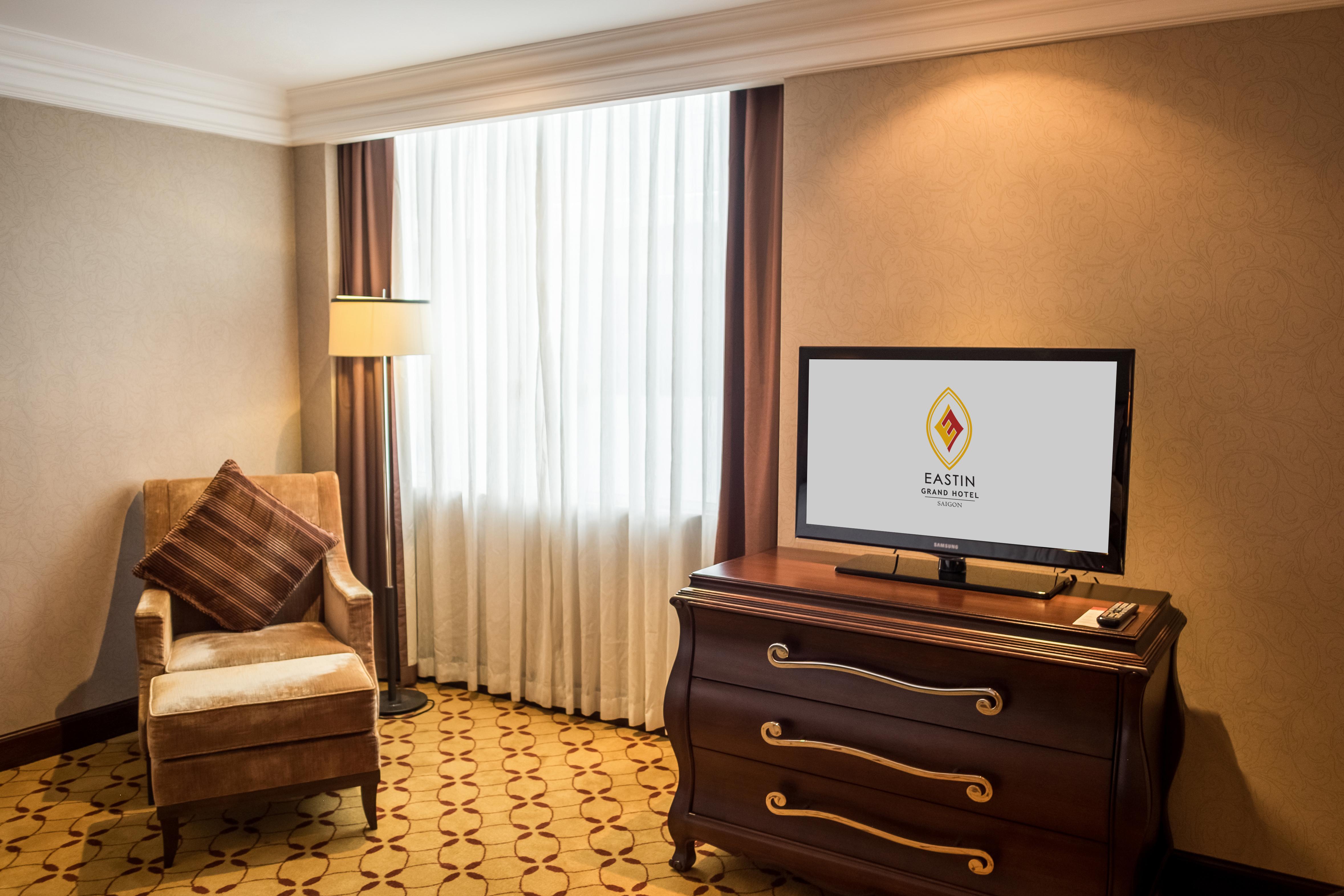Eastin Grand Hotel Saigon Cidade de Ho Chi Minh Exterior foto A television in a hotel room