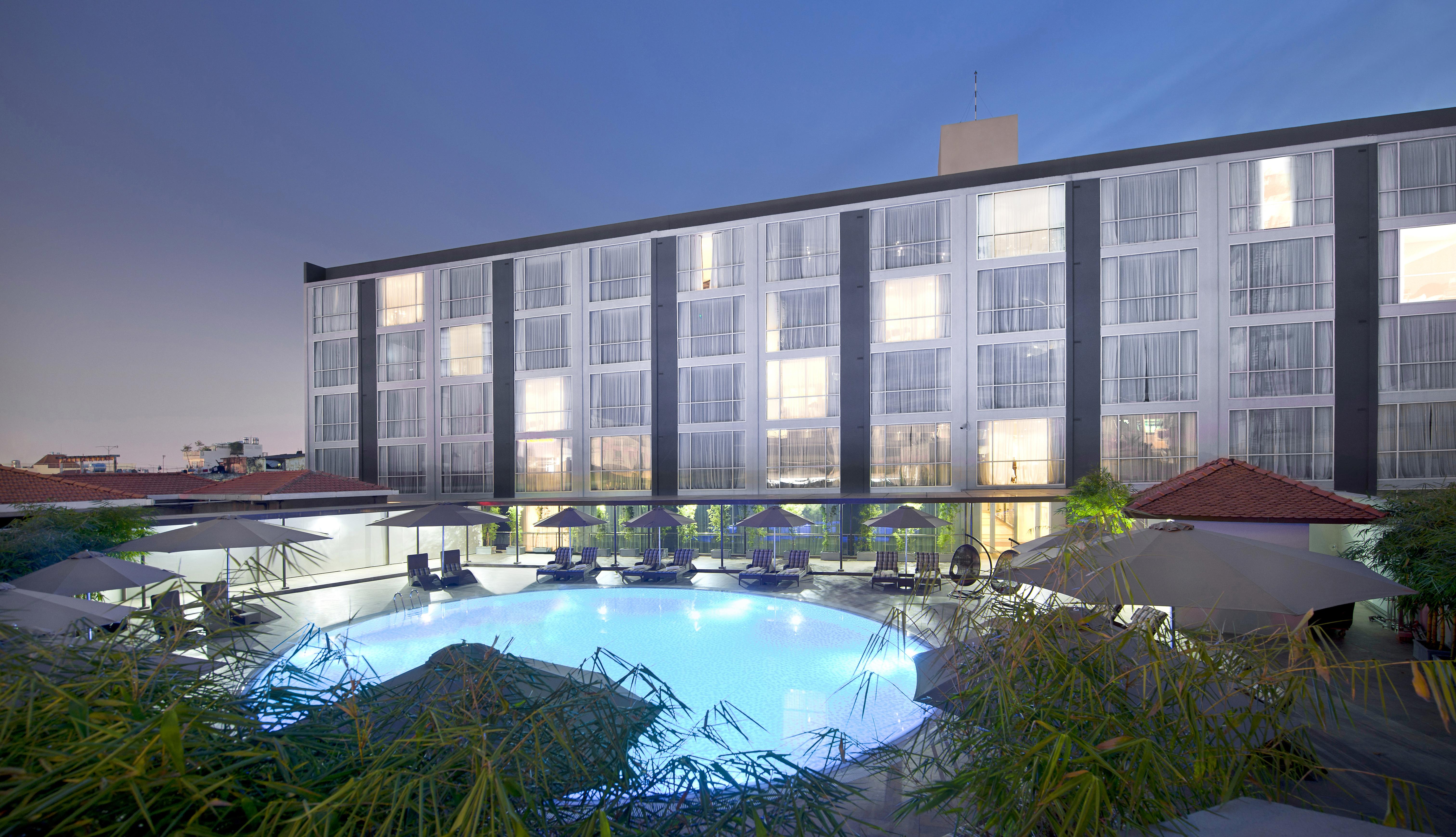 Eastin Grand Hotel Saigon Cidade de Ho Chi Minh Exterior foto The hotel's swimming pool