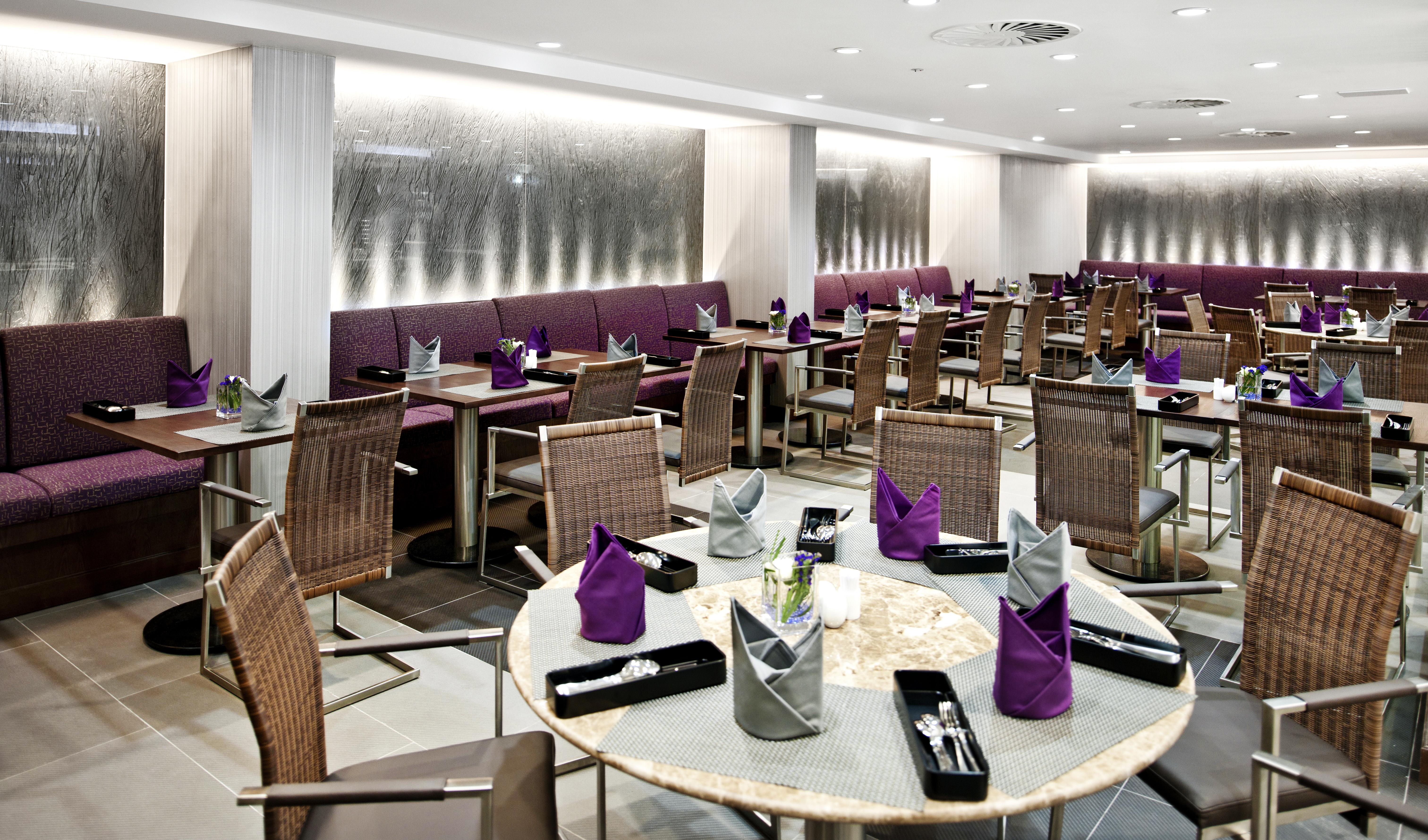 Eastin Grand Hotel Saigon Cidade de Ho Chi Minh Exterior foto Restaurant